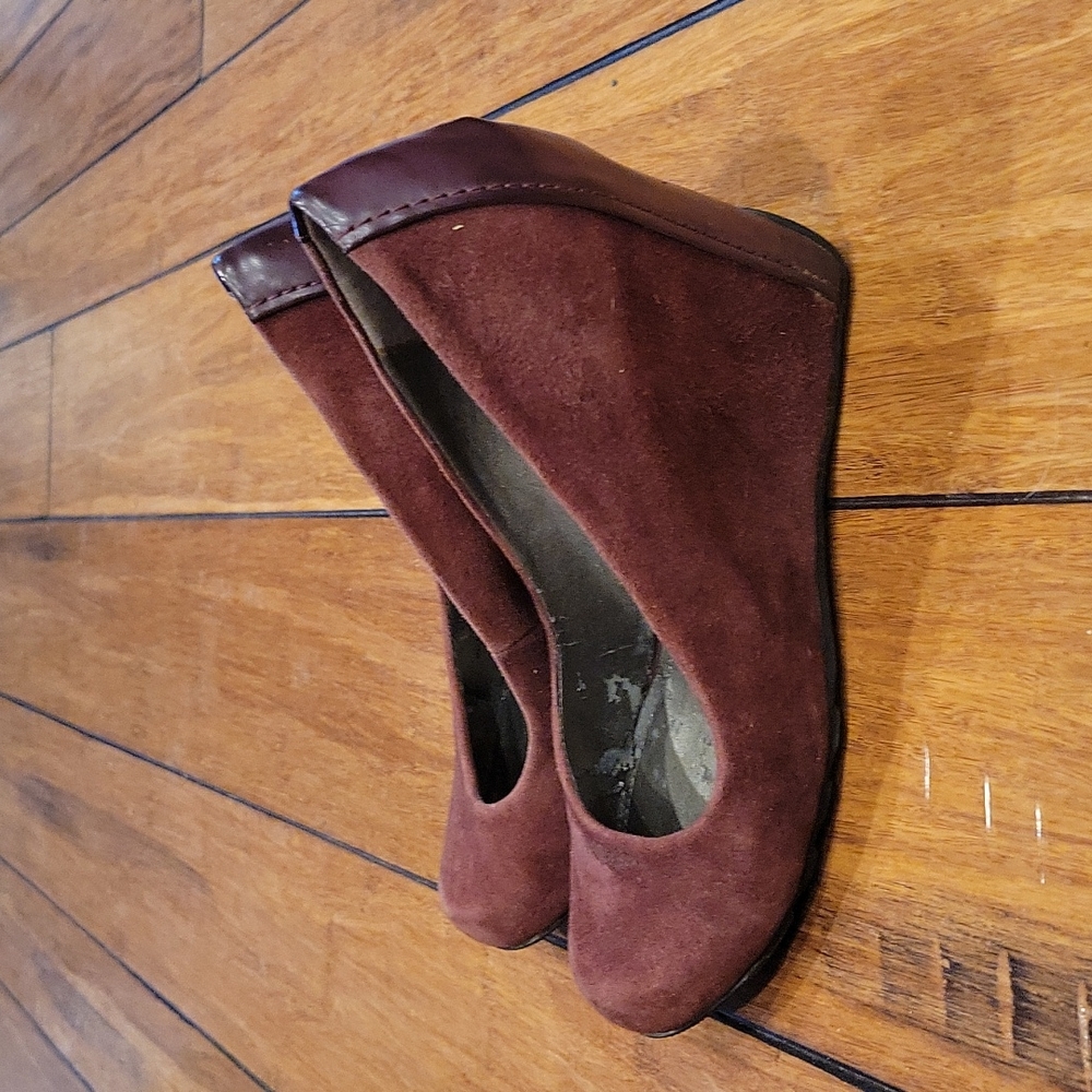 Kenneth Coal Suede Wedges